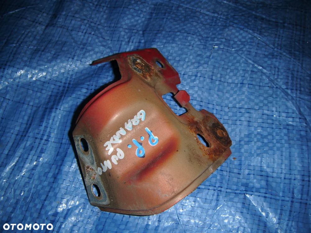 fiat grande punto  mocowanie błotnika prawy przód - 1