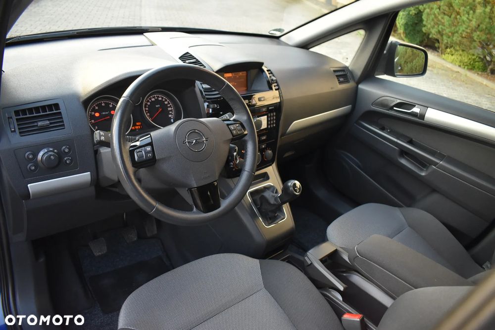 Opel Zafira - 27