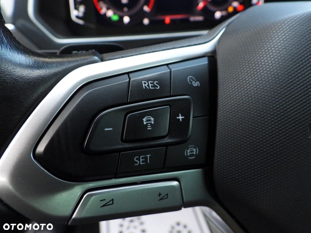 Volkswagen Tiguan - 31