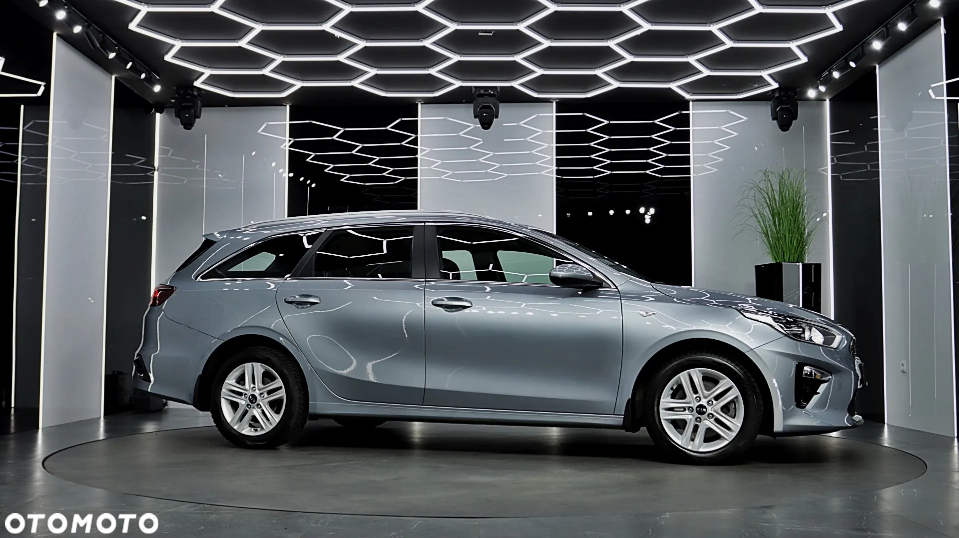 Kia Ceed 1.6 CRDi SCR M - 11