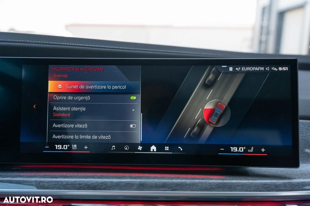 BMW M7 M760e xDrive - 31