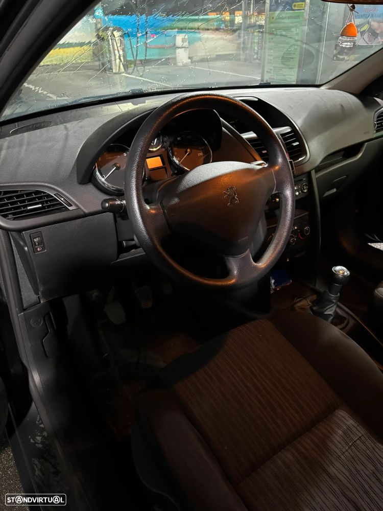 Peugeot 207 SW - 12