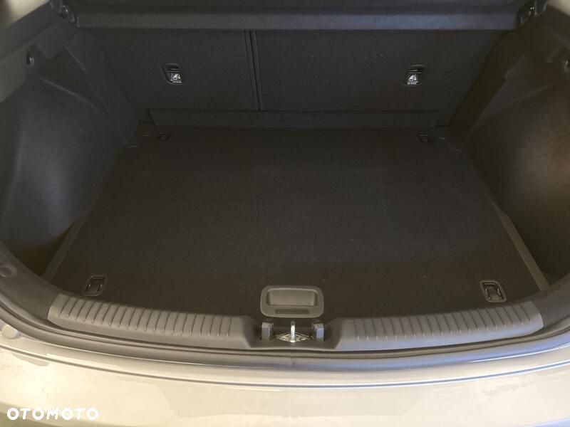 Hyundai i30 1.5 DPI Classic + - 19