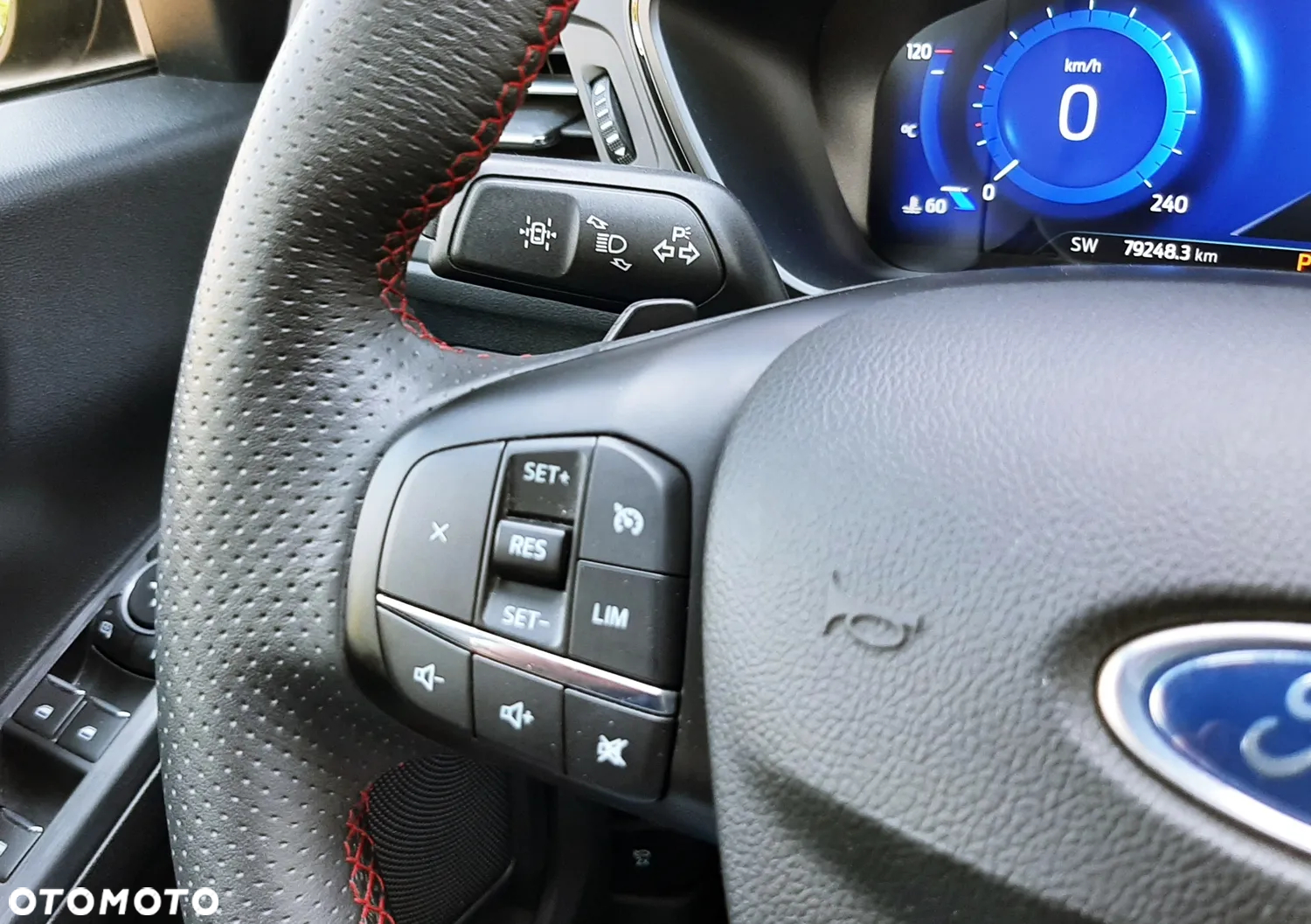 Ford Kuga 2.0 EcoBlue AWD ST-Line X - 32
