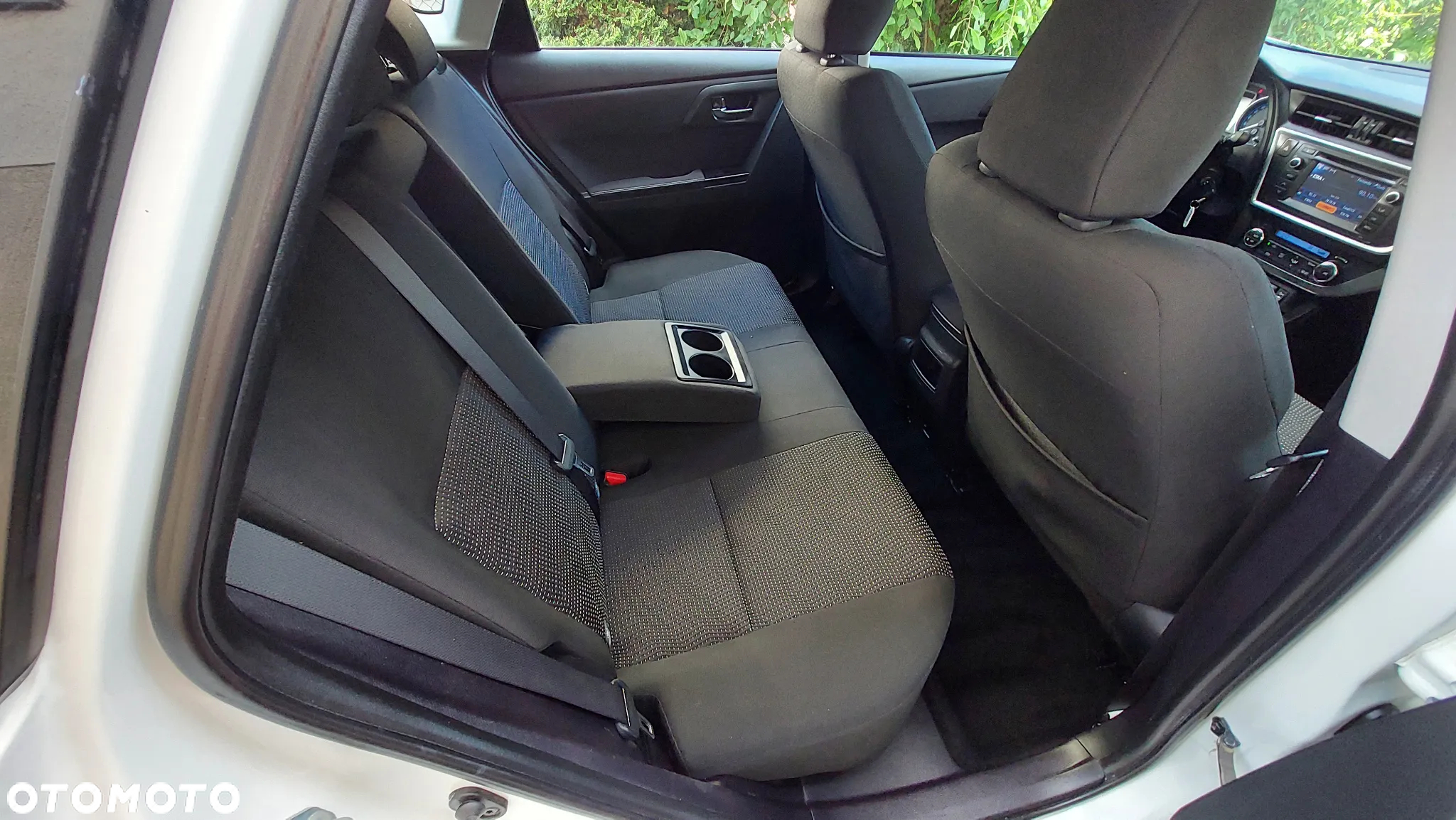 Toyota Auris 1.6 Premium MS - 12