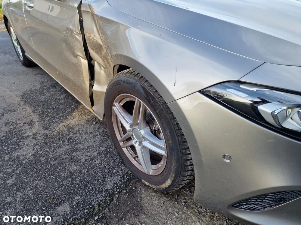 Mercedes-Benz Klasa A 180 Style 7G-DCT - 17
