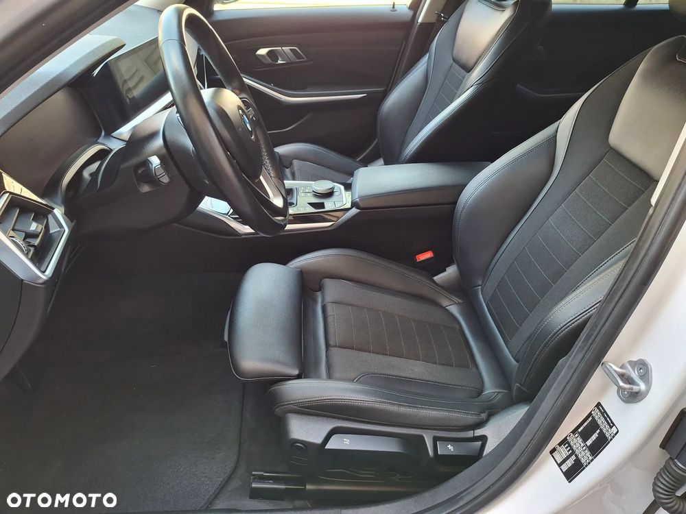 BMW Seria 3 318i - 20