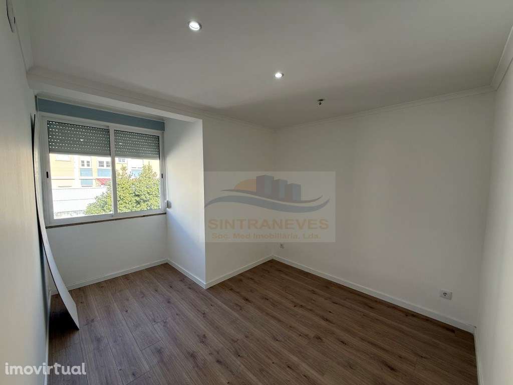 Apartamento T3 Fantástico e Totalmente Remodelado ao Pé da Igreja P... - Grande imagem: 5/23