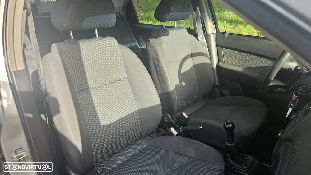 Chevrolet Aveo 1.2 LS - 19