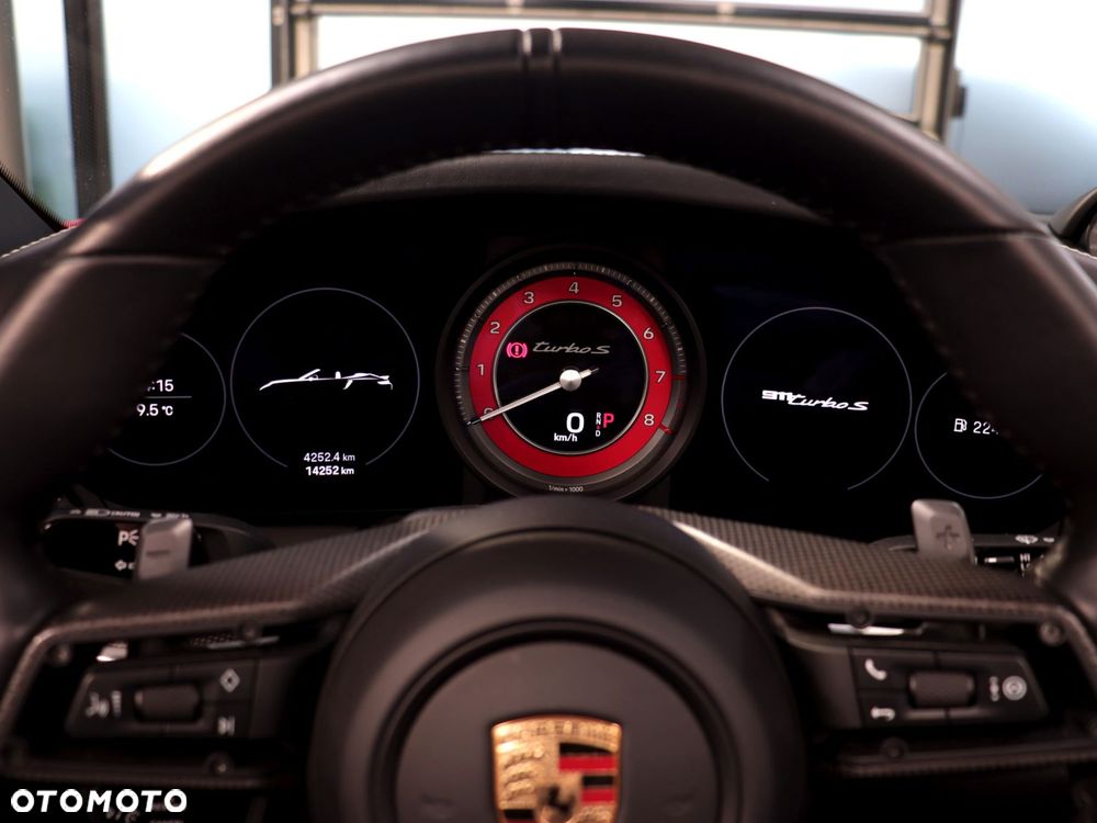 Porsche 911 Turbo S - 24