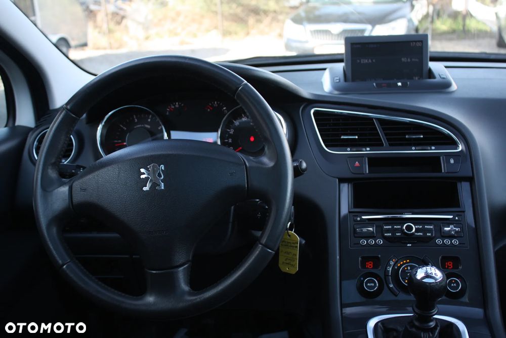 Peugeot 5008 1.6 THP Allure 7os - 24