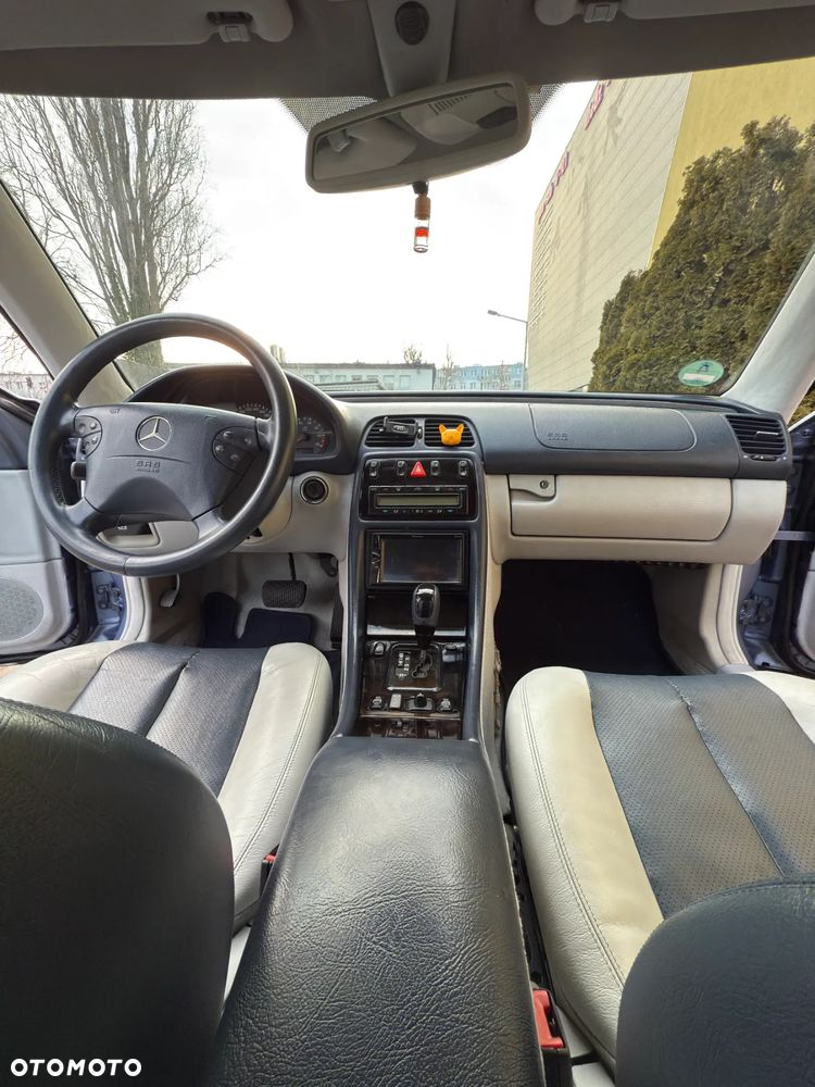 Mercedes-Benz CLK Coupe 320 Avantgarde - 17