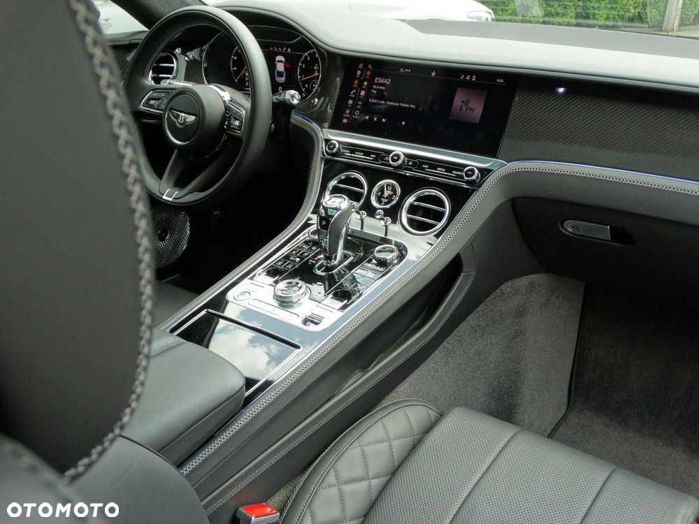 Bentley Continental GT New V8 - 40