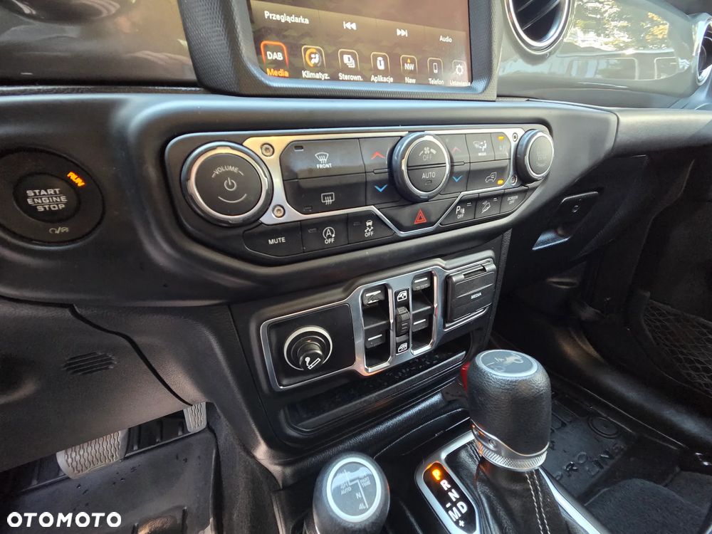 Jeep Wrangler Unlimited GME 2.0 Turbo Sahara - 17