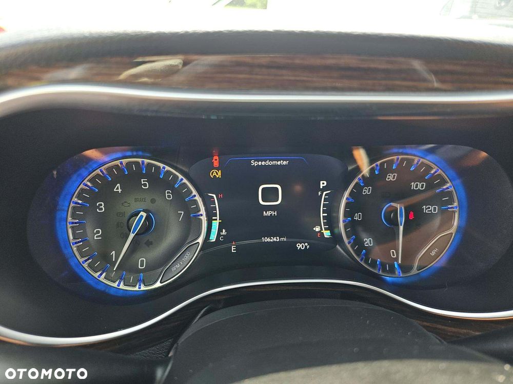 Chrysler Pacifica - 6