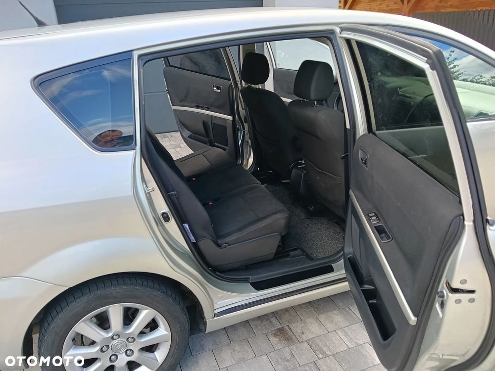 Toyota Corolla Verso - 15