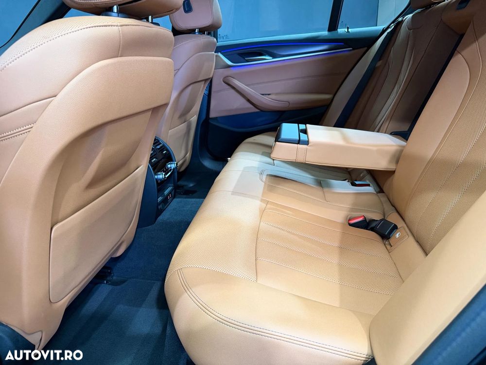 BMW Seria 5 530i Aut. - 29