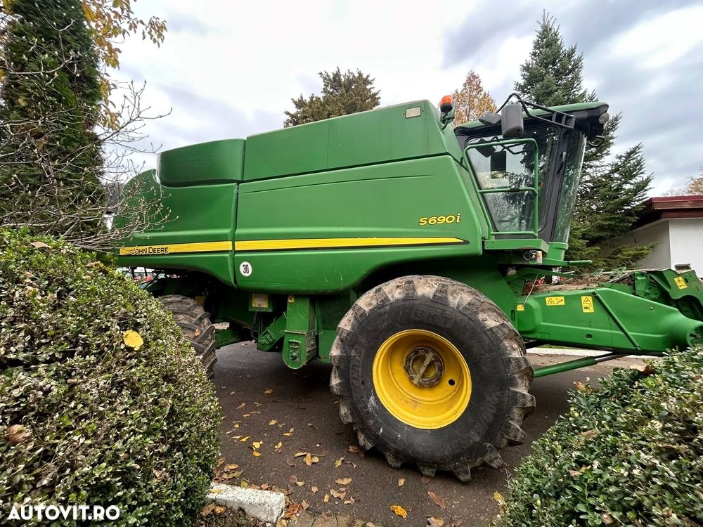 John Deere S690i - 1