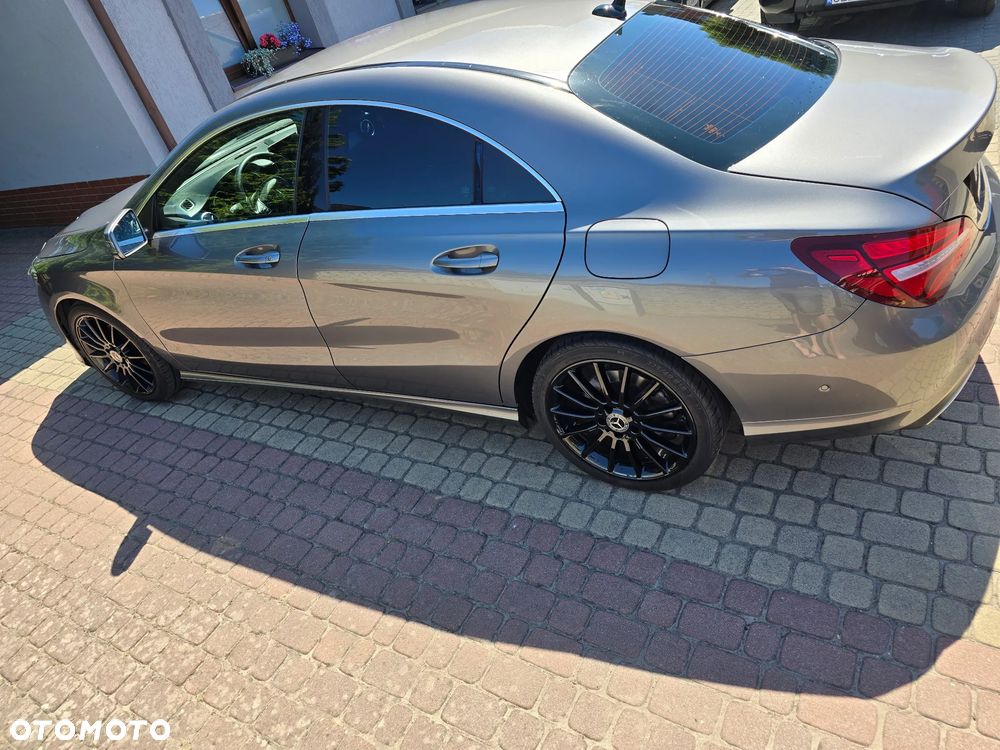 Mercedes-Benz CLA 180 UrbanStyle Edition - 3