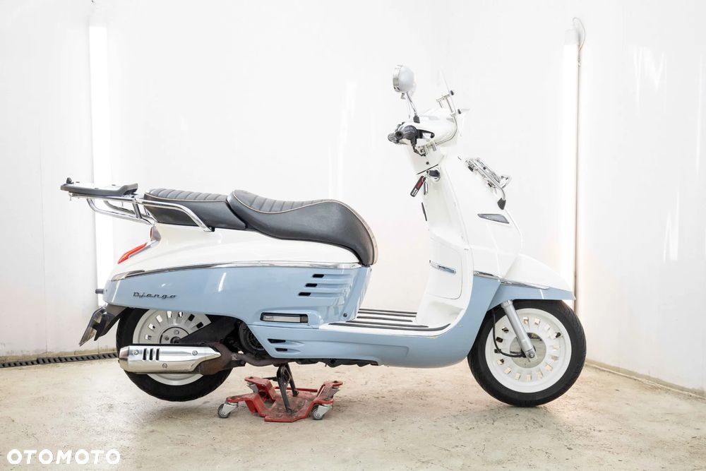 Peugeot Django - 5