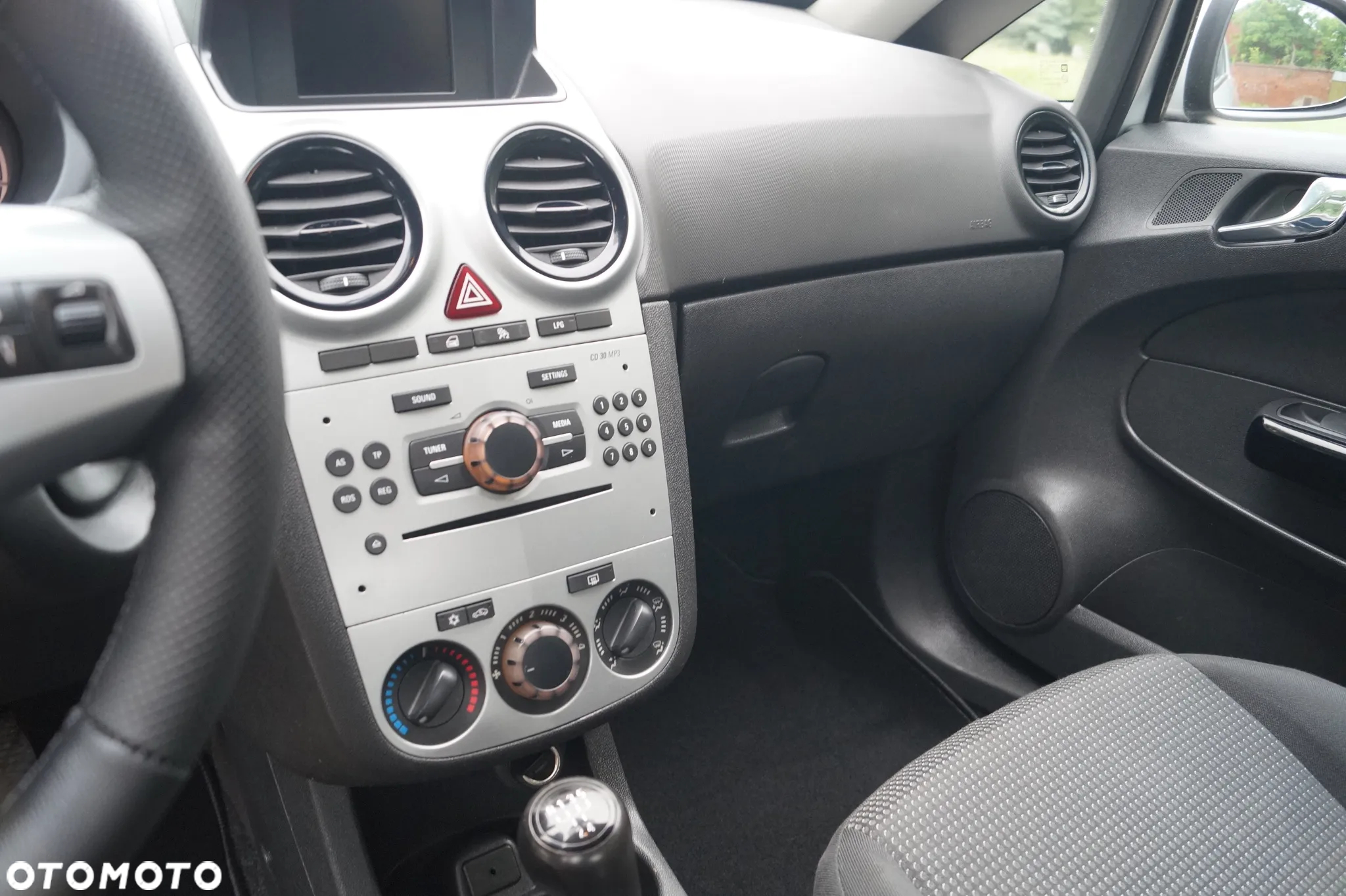 Opel Corsa 1.2 16V Color Edition - 7