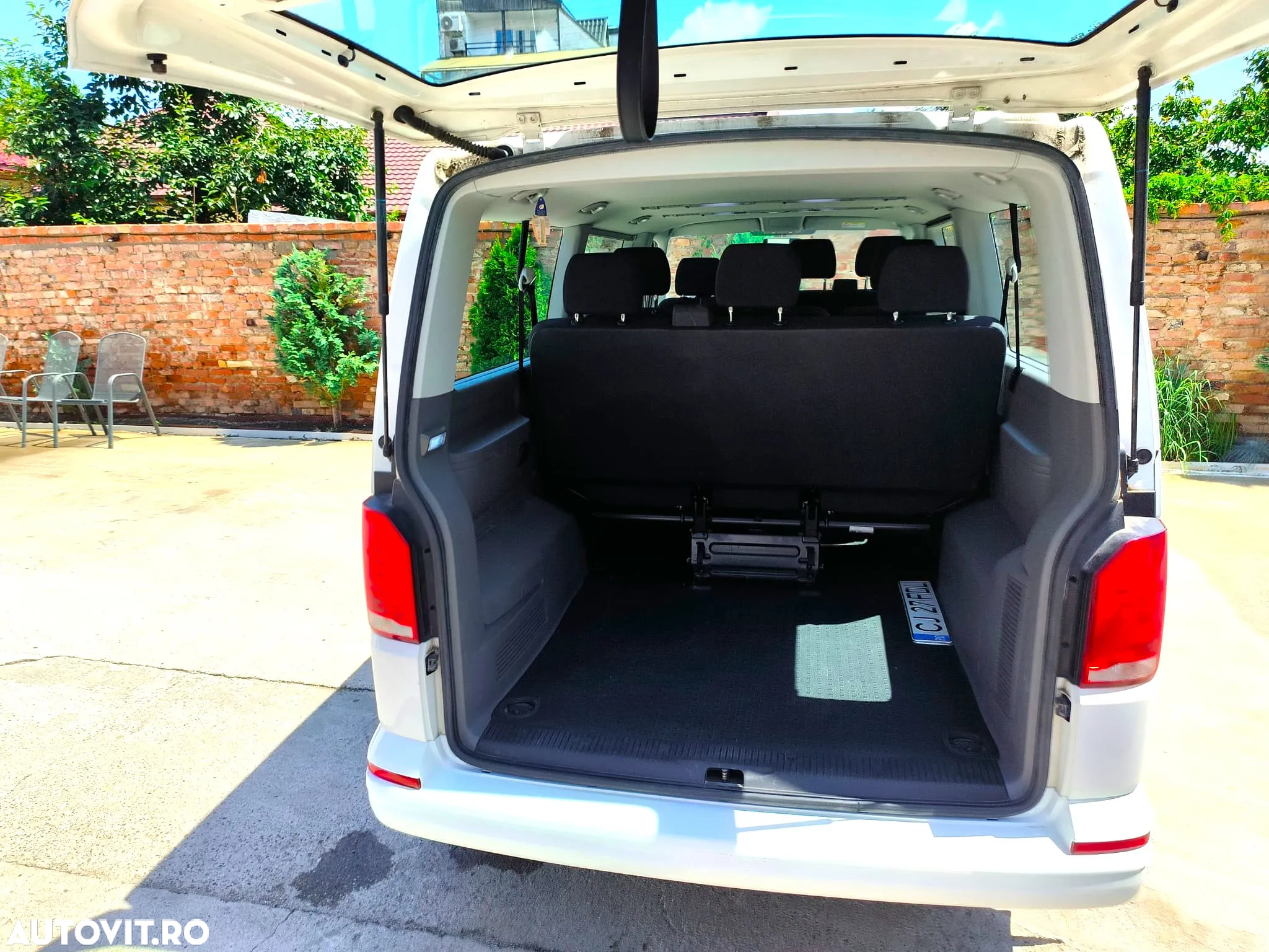 Volkswagen Caravelle T6.1 2.0 TDI 81 kW LR Comfortline - 3
