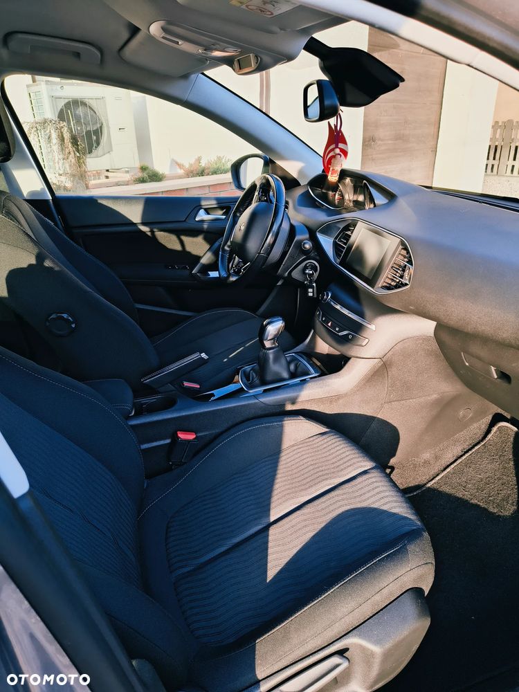Peugeot 308 1.2 PureTech Access EU6 - 8