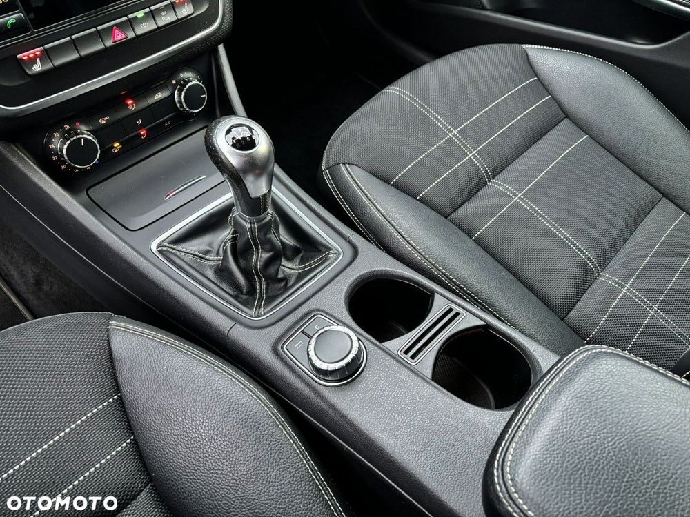 Mercedes-Benz Klasa A 180 Urban - 17