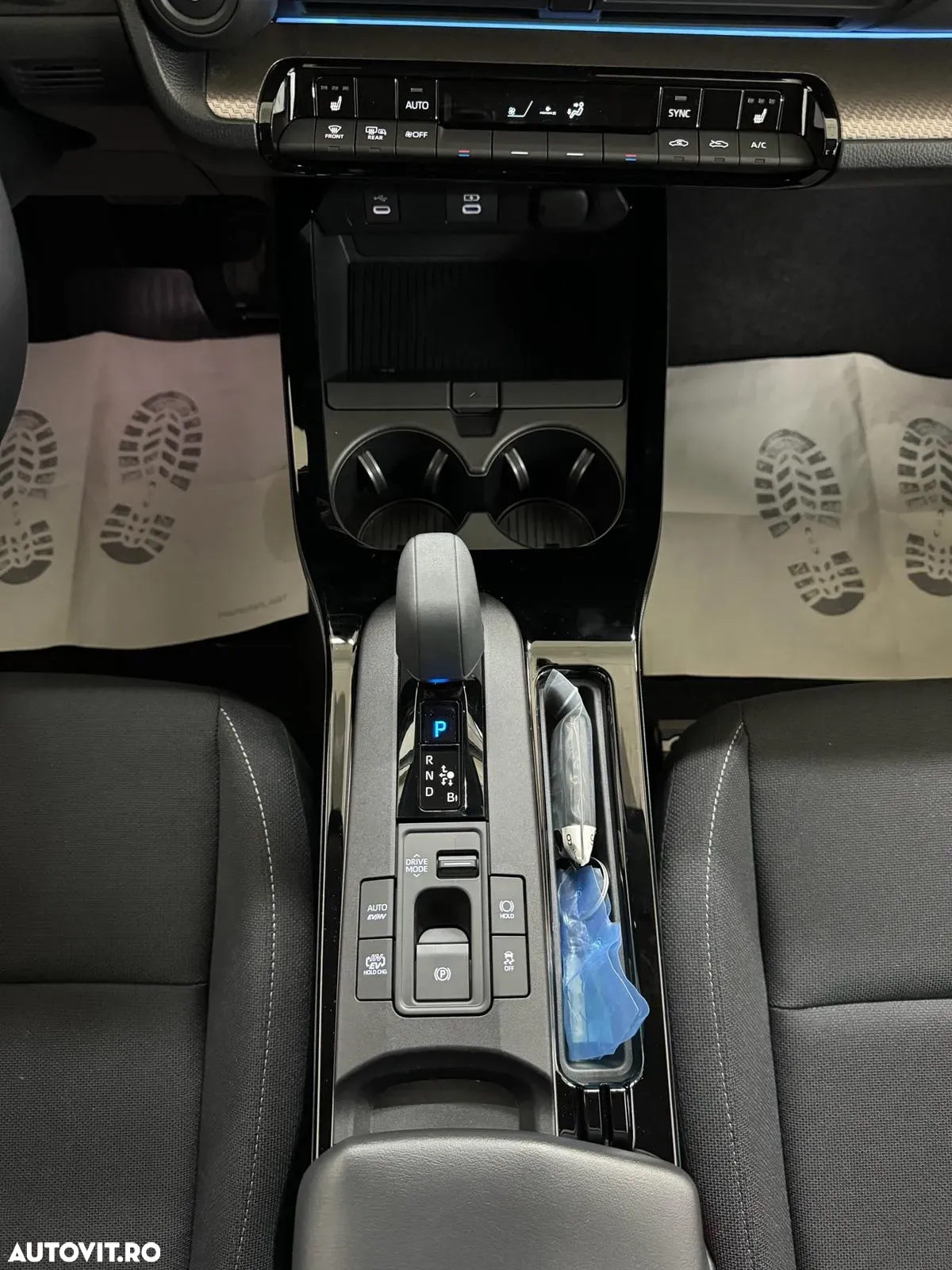 Toyota Prius 2.0 FWD PHEV Dynamic - 22