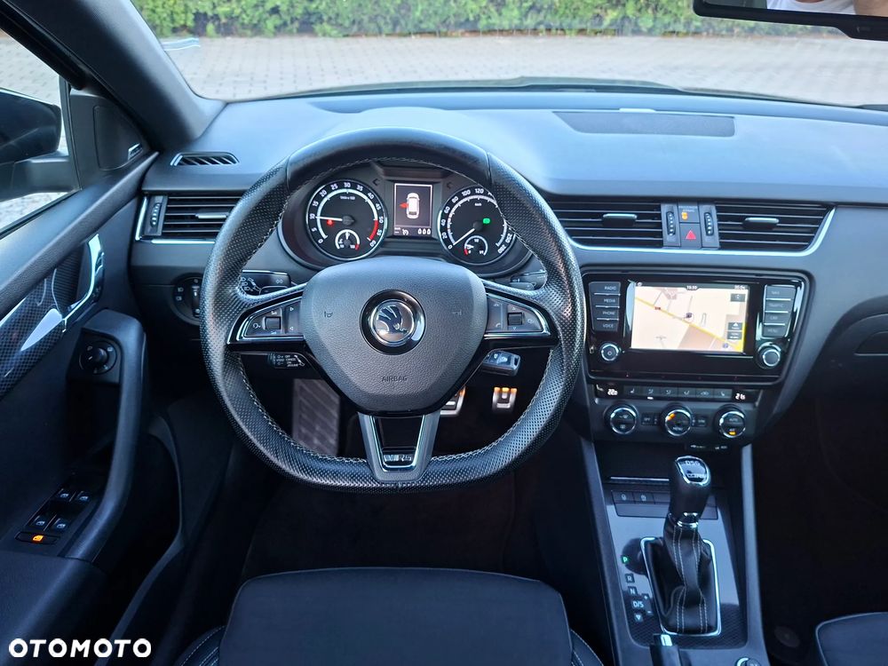 Skoda Octavia 2.0 TDI DSG RS - 27