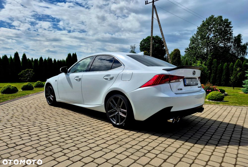 Lexus IS 200t / 300 F Sport - 5