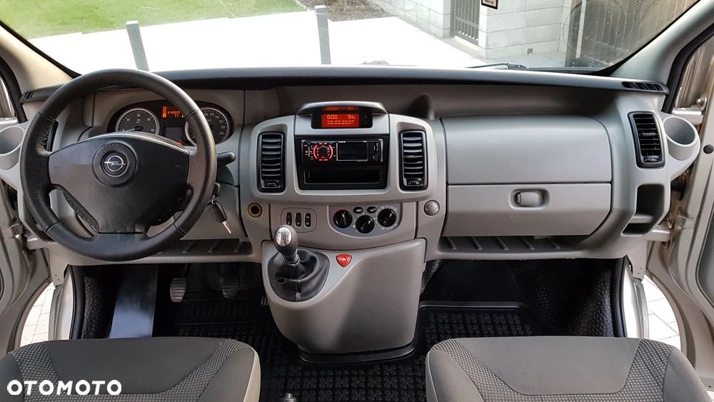 Opel Vivaro ver-2-0-tdci-titanium - 28