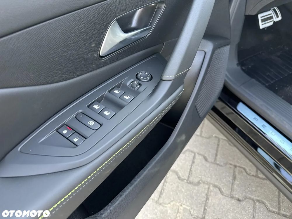 Peugeot 408 1.6 Plug-In Hybrid 225 GT E-DCS7 - 21