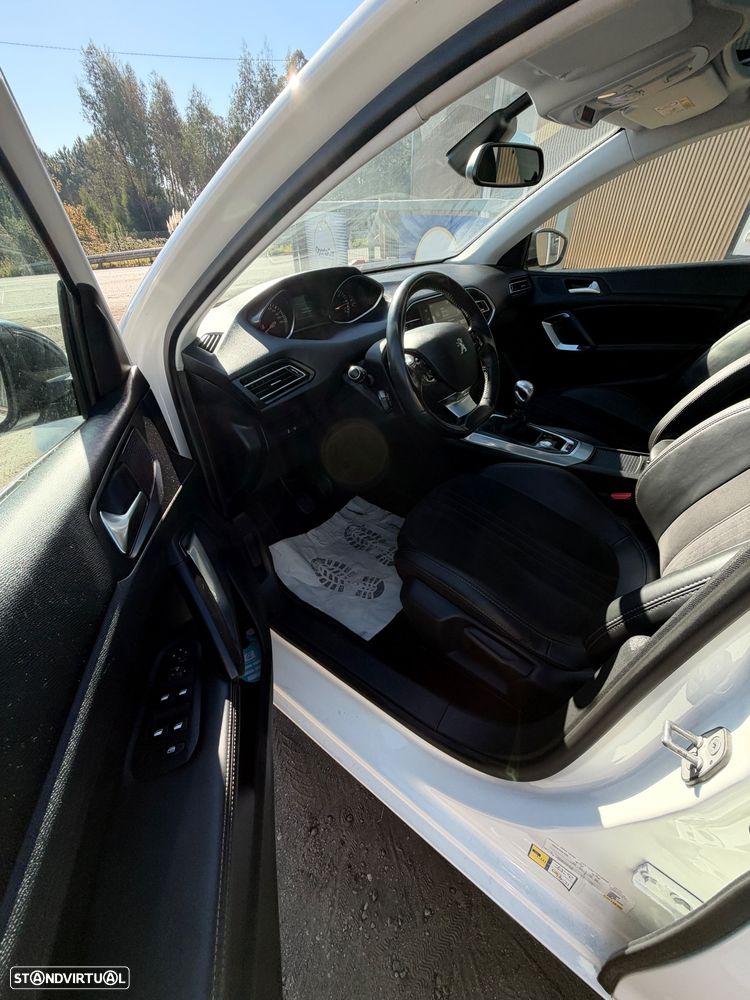 Peugeot 308 1.6 BlueHDi Allure J18 - 22