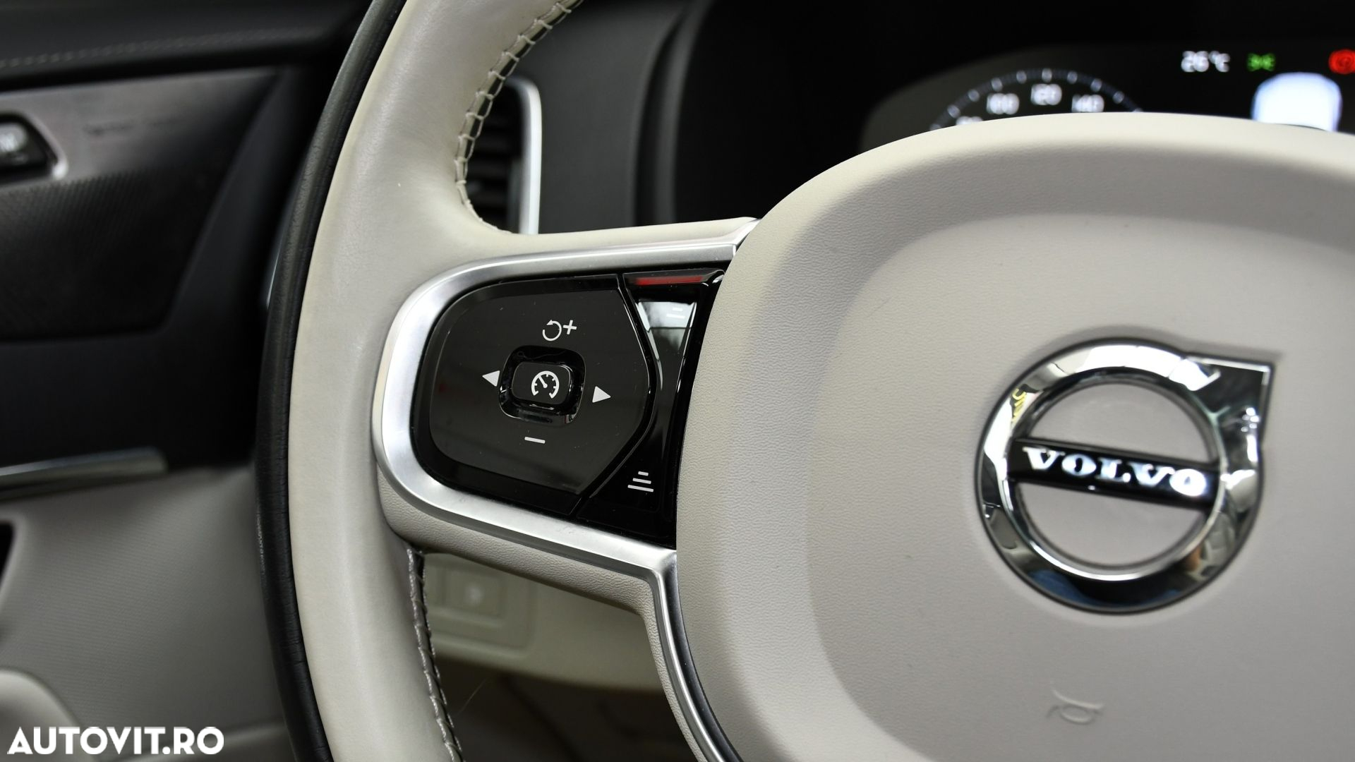 Volvo XC 90 T8 AWD Recharge Geartronic Inscription - 25