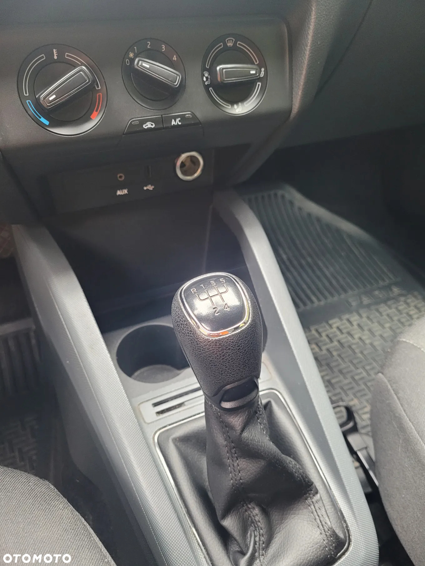 Skoda Fabia - 12