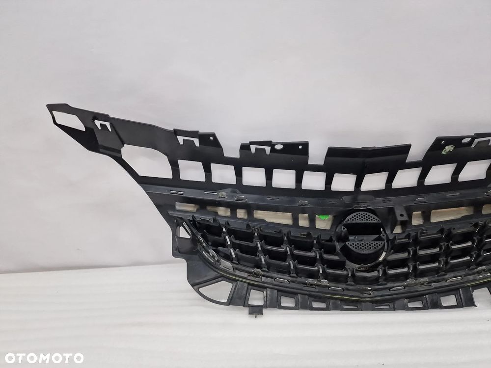 OPEL ASTRA J IV 09- ATRAPA / GRILL PRZEDNI PRZÓD , NR 13266577 , NR AUKCJI GL29 - 16