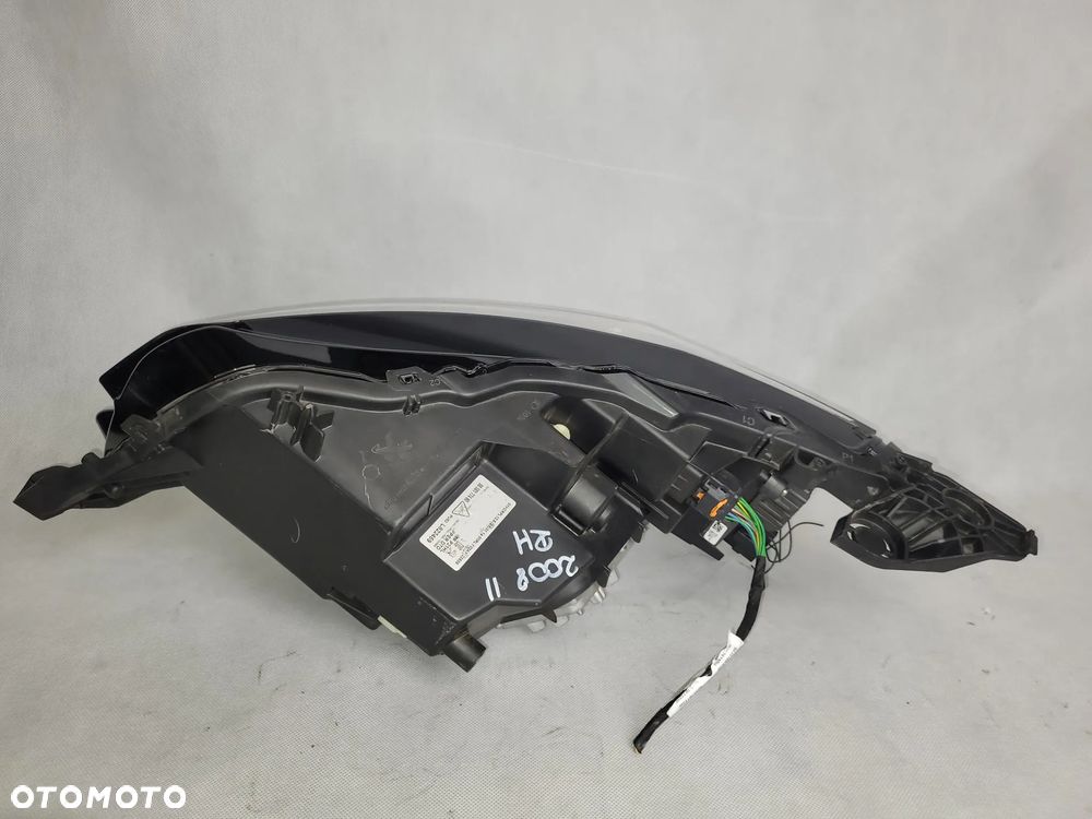 PEUGEOT 2008 II - LAMPA LAMPY PRZEDNIE PRZÓD - 12