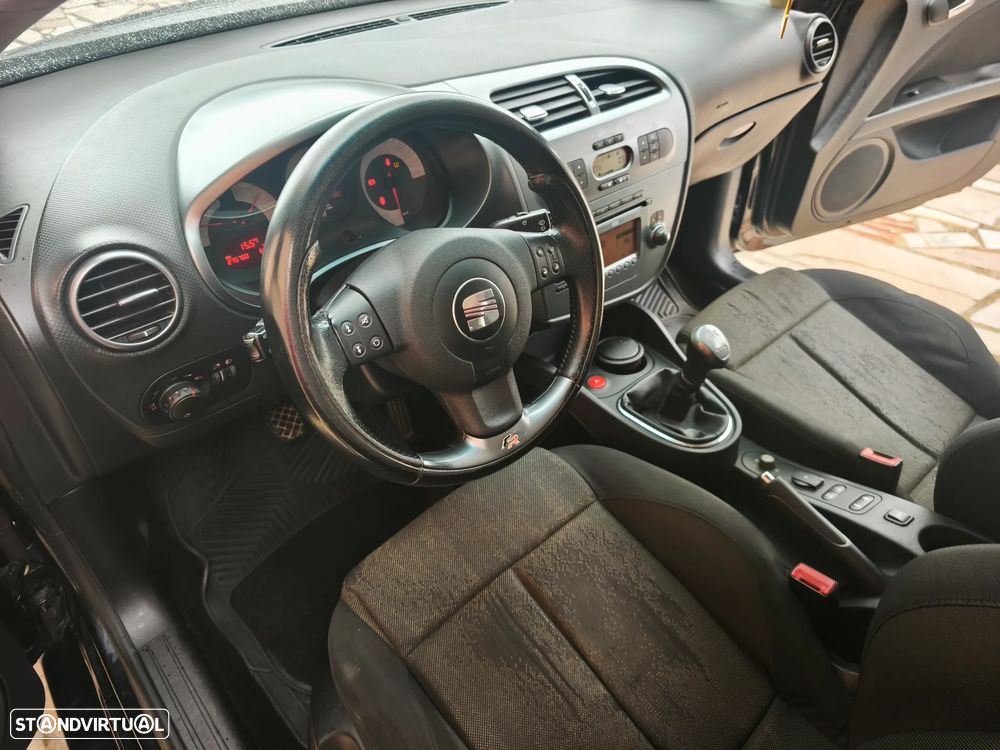 SEAT Leon 2.0 TDI DPF FR - 13