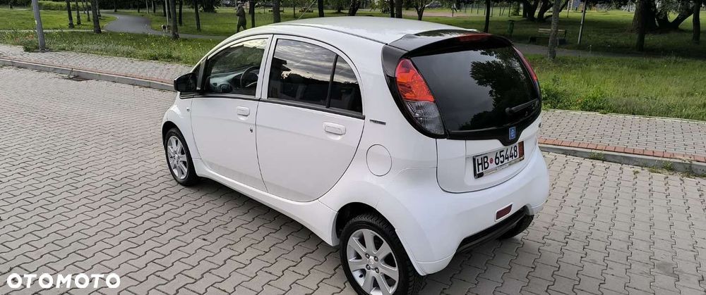 Peugeot iOn - 9