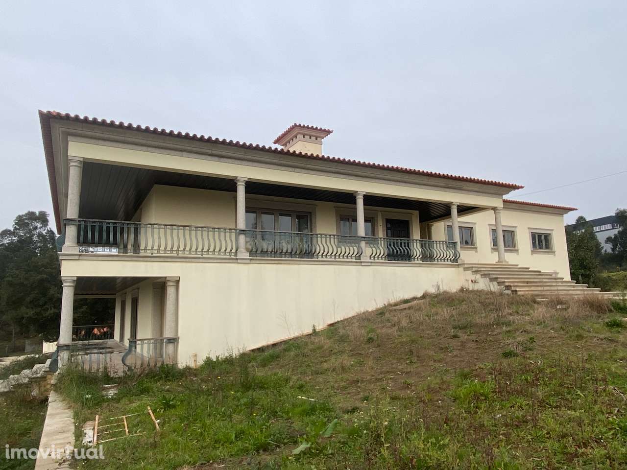 Moradia T7 com 1323m2 de construção e 6867m2 terreno na Trofa - Grande imagem: 5/29