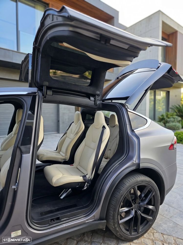 Tesla Model X Long Range - 15
