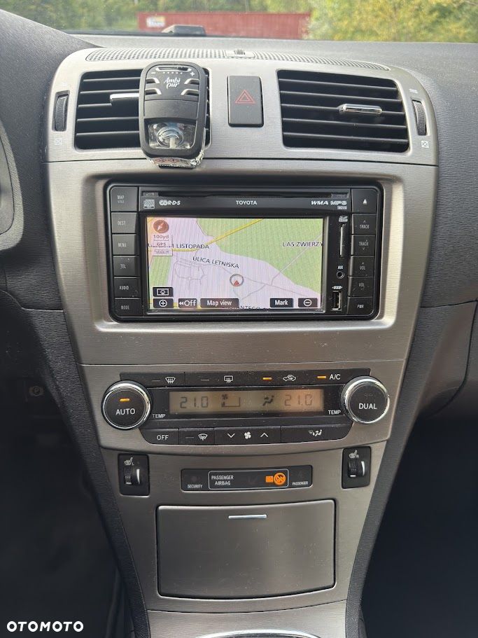 Toyota Avensis 1.8 Sol plus NAVI - 23