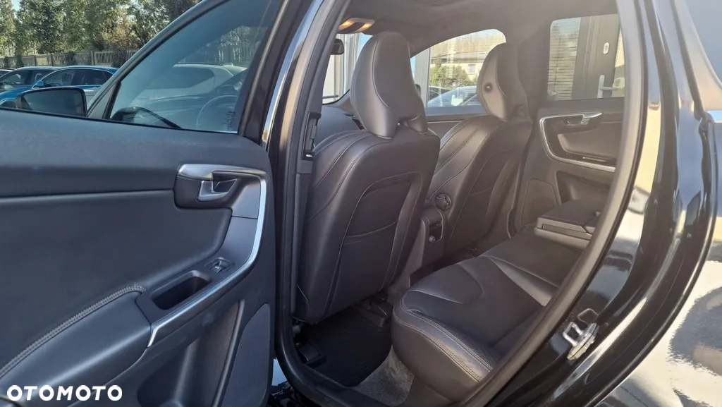 Volvo XC 60 D5 AWD Geartronic Summum - 23