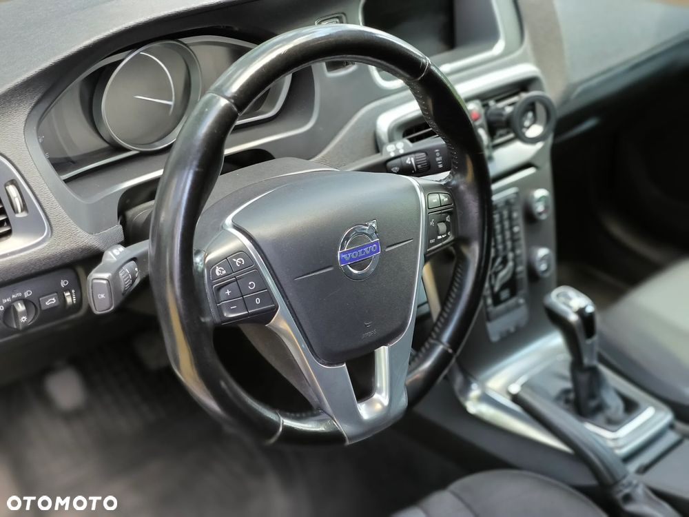 Volvo V40 D4 Drive-E Momentum - 37