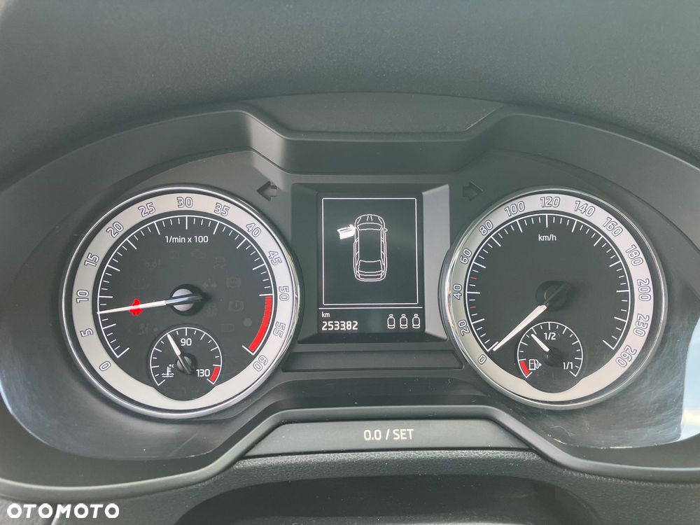 Skoda Octavia 2.0 TDI 4x4 DSG Scout - 10