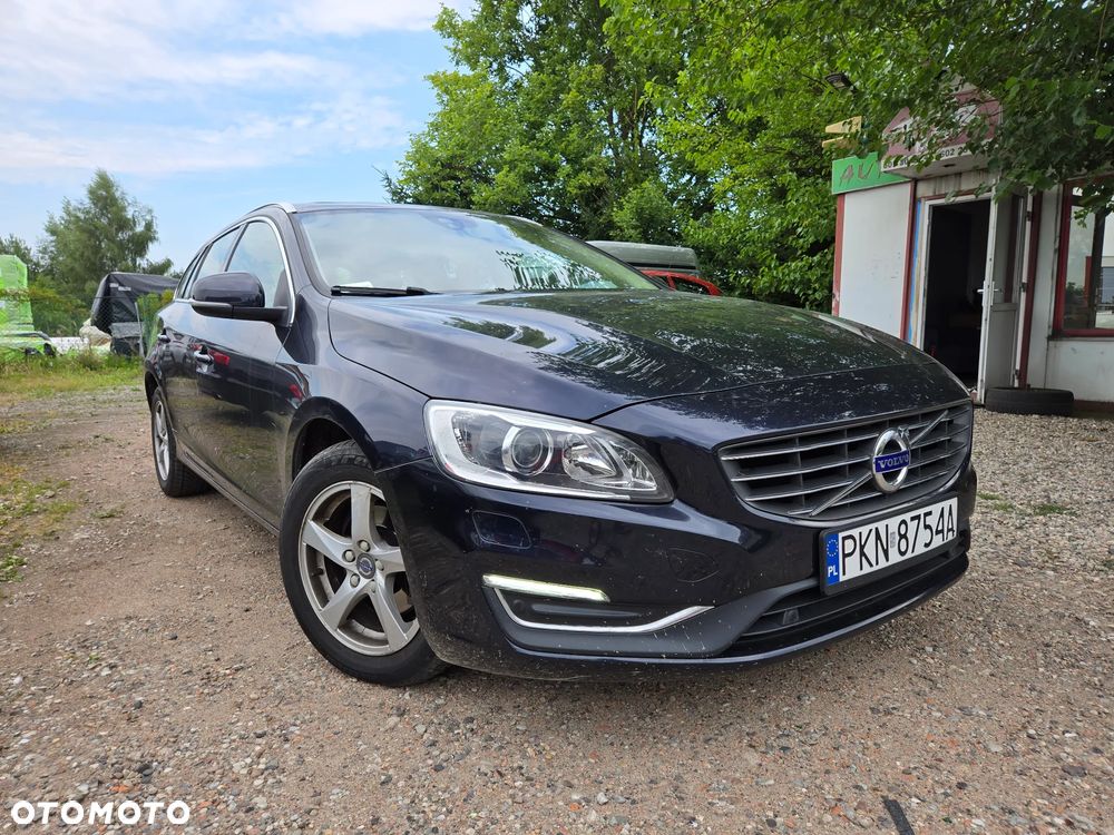 Volvo V60 D2 Momentum - 1