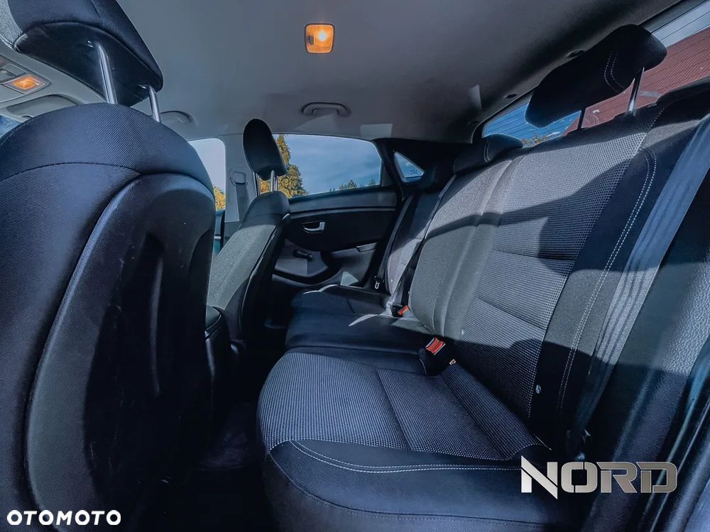 Hyundai i30 1.4 Comfort - 25