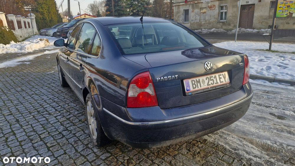 Volkswagen Passat 1.9 TDI Exclusive - 10