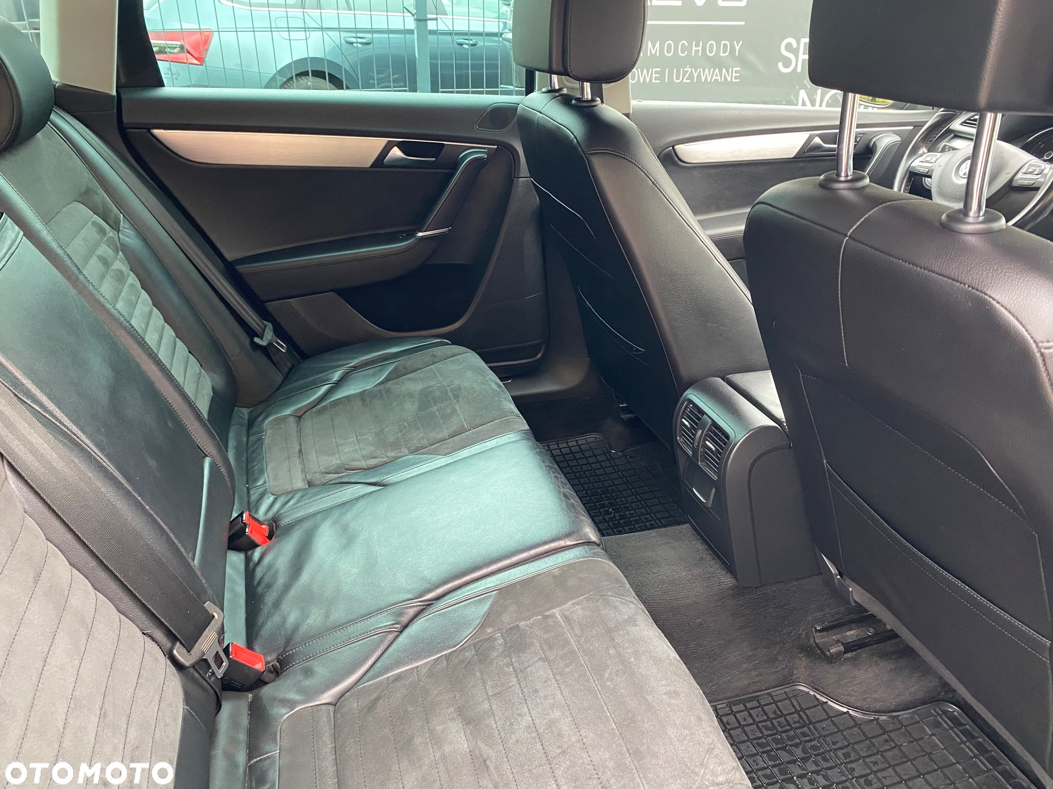 Volkswagen Passat Variant 1.8 TSI Highline - 12